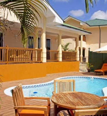 The Palm Seychelles – Piscine
