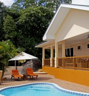 The Palm Seychelles – Piscine