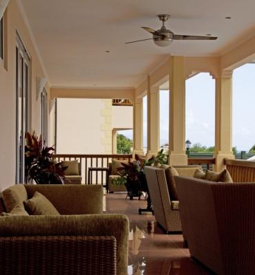 The Palm Seychelles – Piscine