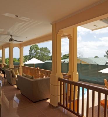 The Palm Seychelles – Piscine