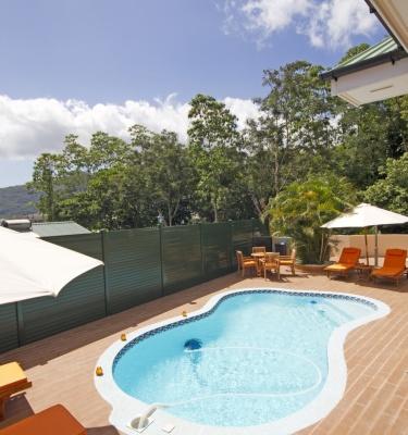 The Palm Seychelles – Piscine