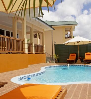 The Palm Seychelles – Piscine