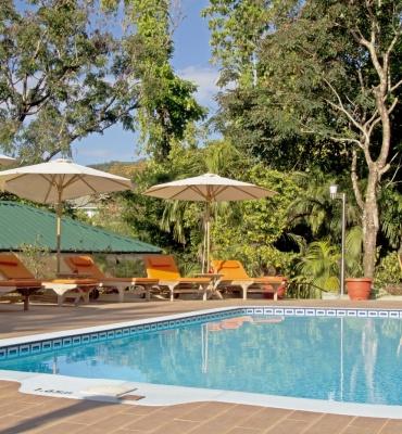The Palm Seychelles – Piscine